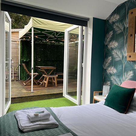 Stylish & Cosy Margate Escape With Hot Tub And Log Burner Dogs Welcome Eksteriør billede