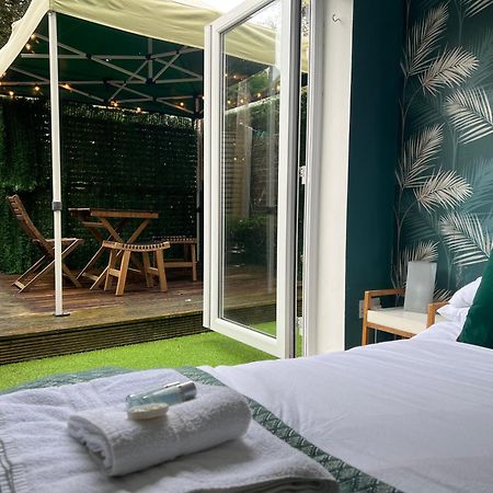 Stylish & Cosy Margate Escape With Hot Tub And Log Burner Dogs Welcome Eksteriør billede