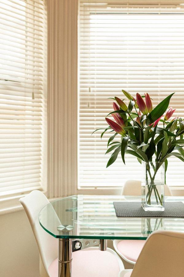 Stylish & Cosy Margate Escape With Hot Tub And Log Burner Dogs Welcome Eksteriør billede