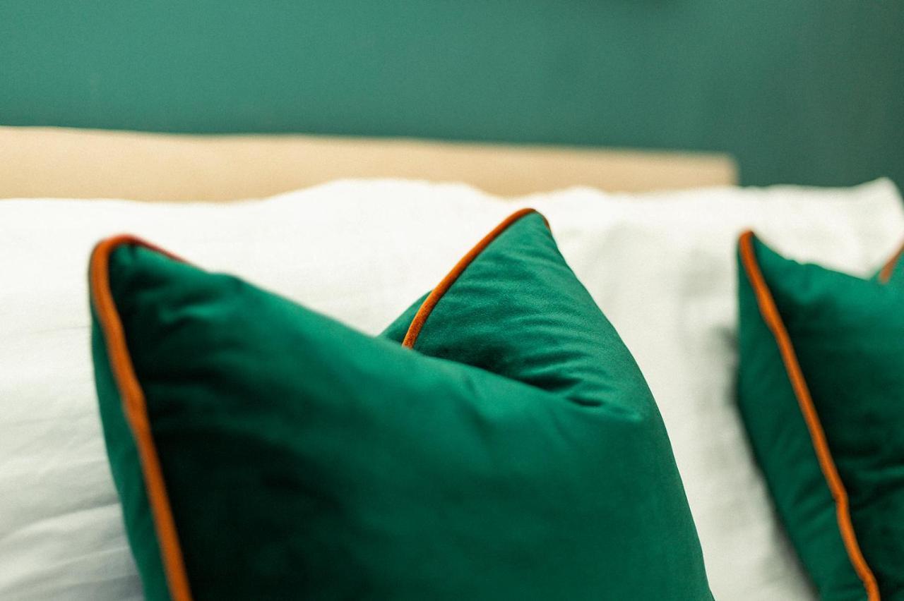 Stylish & Cosy Margate Escape With Hot Tub And Log Burner Dogs Welcome Eksteriør billede