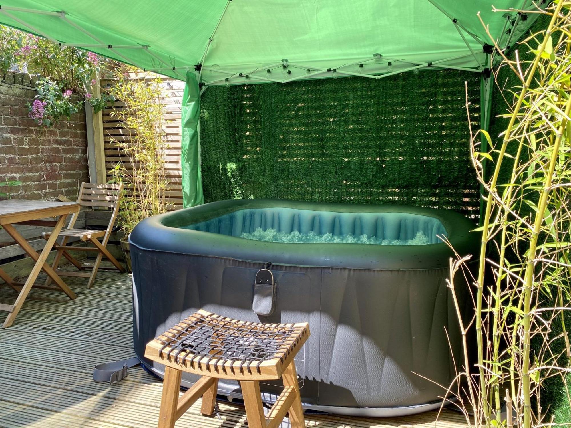 Stylish & Cosy Margate Escape With Hot Tub And Log Burner Dogs Welcome Eksteriør billede