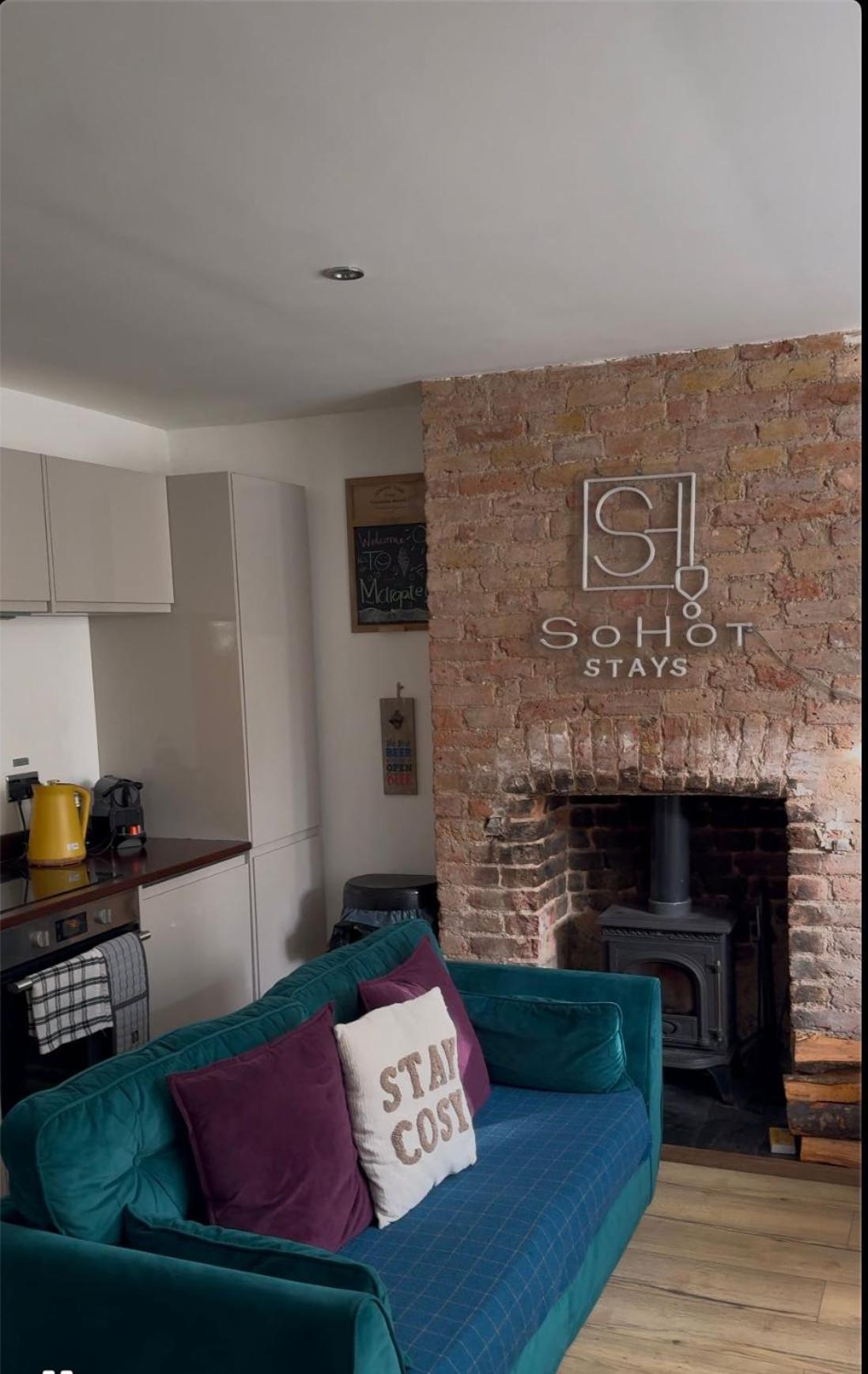 Stylish & Cosy Margate Escape With Hot Tub And Log Burner Dogs Welcome Eksteriør billede